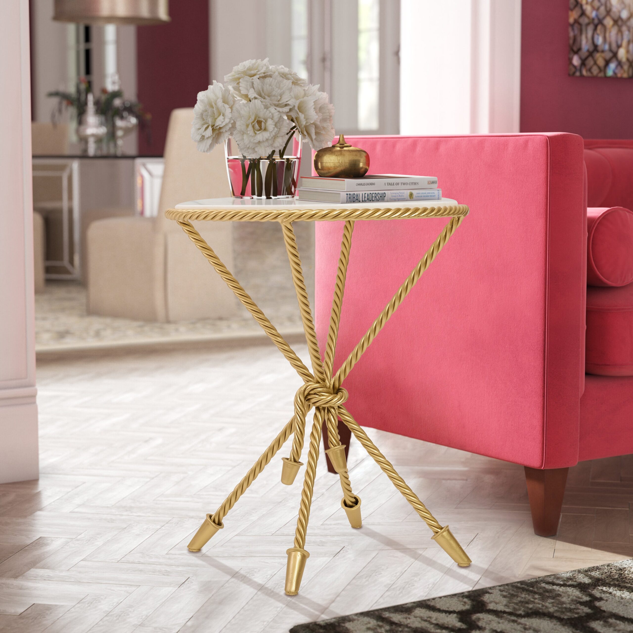 Cordelia Side Table – Klassische Eleganz im goldenen Design